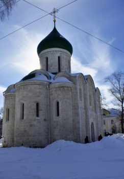 Спасо-Преображенский собор в Переславле-Залесском: древний храм в зимнем убранстве
