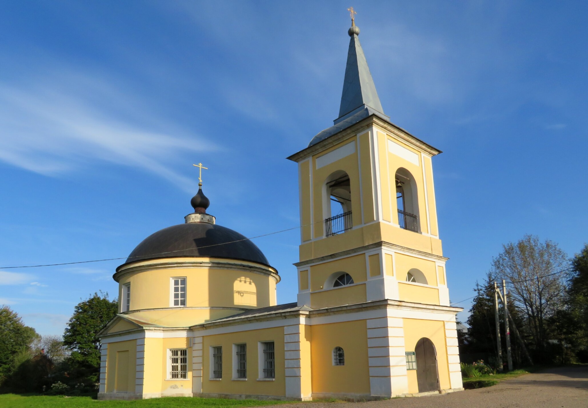 Христорождественская церковь в деревне Сенино