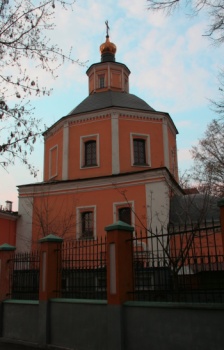 Храм Девяти мучеников Кизических в Москве