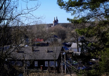 Воскресенский кафедральный собор в Луге - вид с Лысой горы