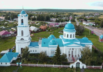 Церковь Троицы Живоначальной в селе Красный Бор