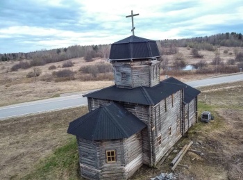 Покровская церковь в Усть-Ваеньге — памятник деревянной архитектуры