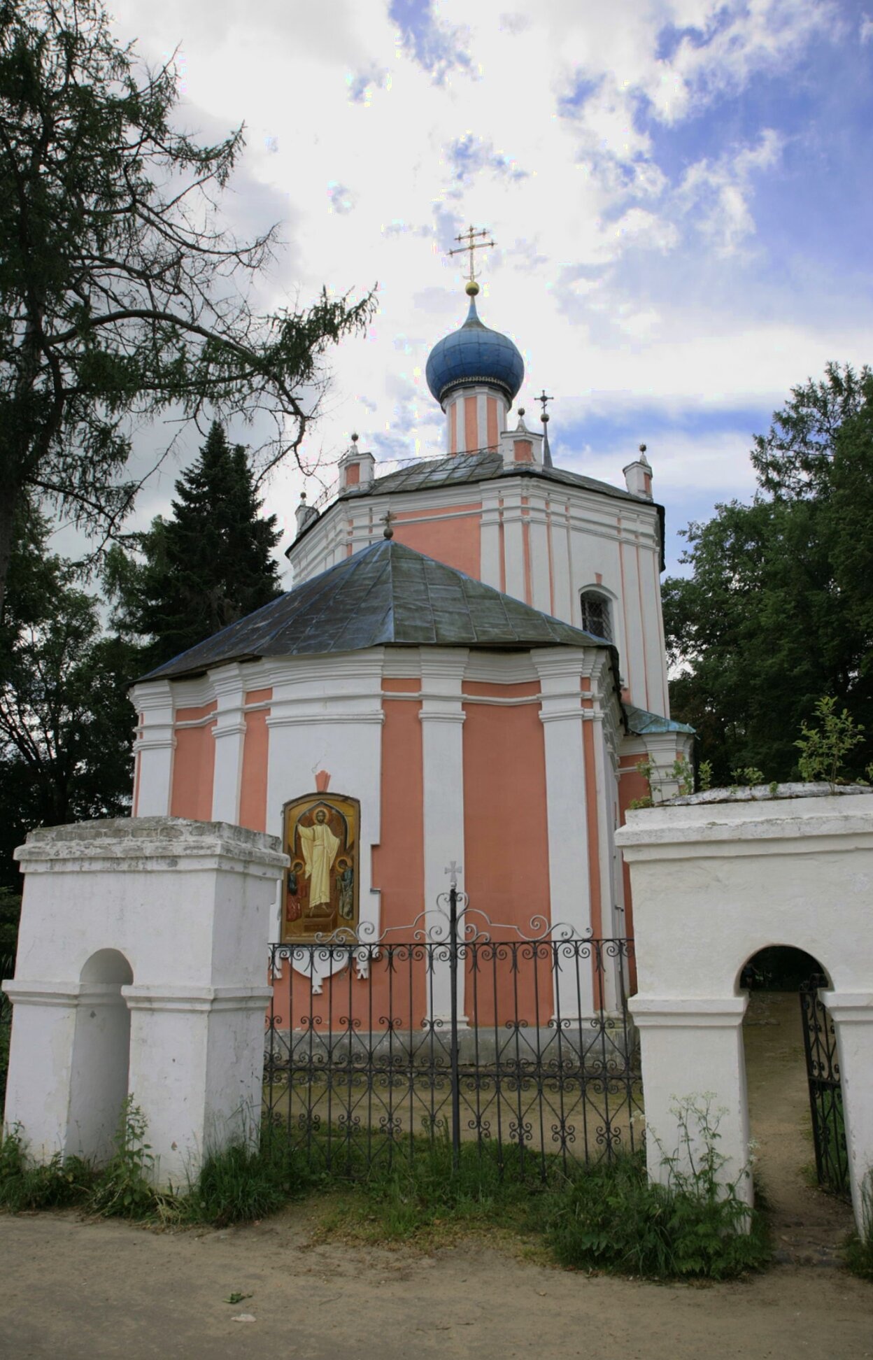 Храм Воскресения Христова на Прутненском погосте