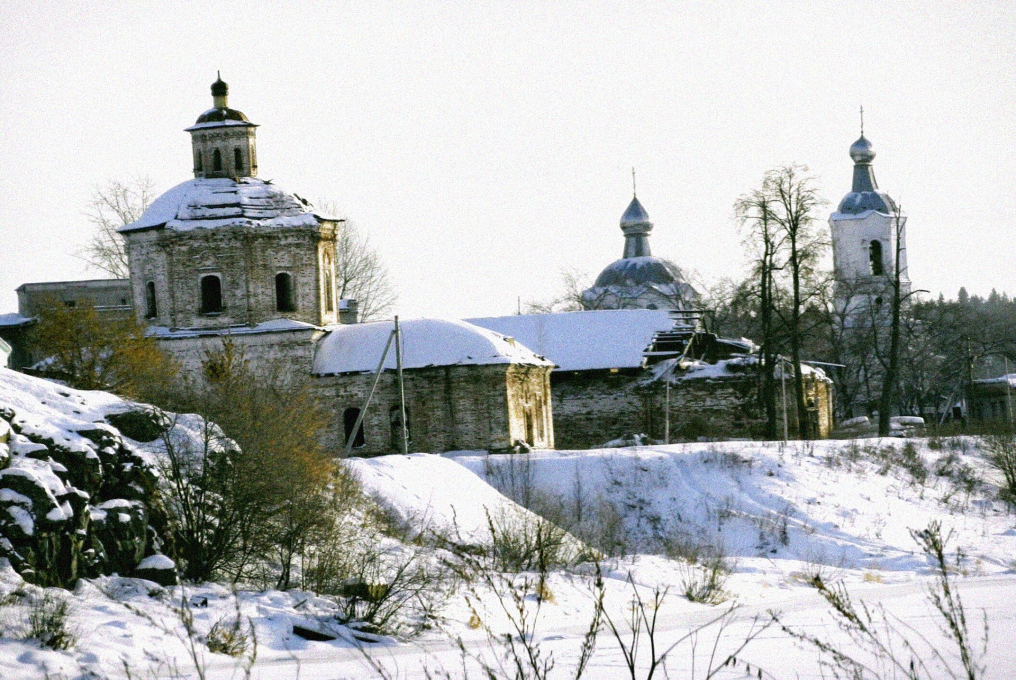 Свято-Покровский женский монастырь в Верхотурье зимой