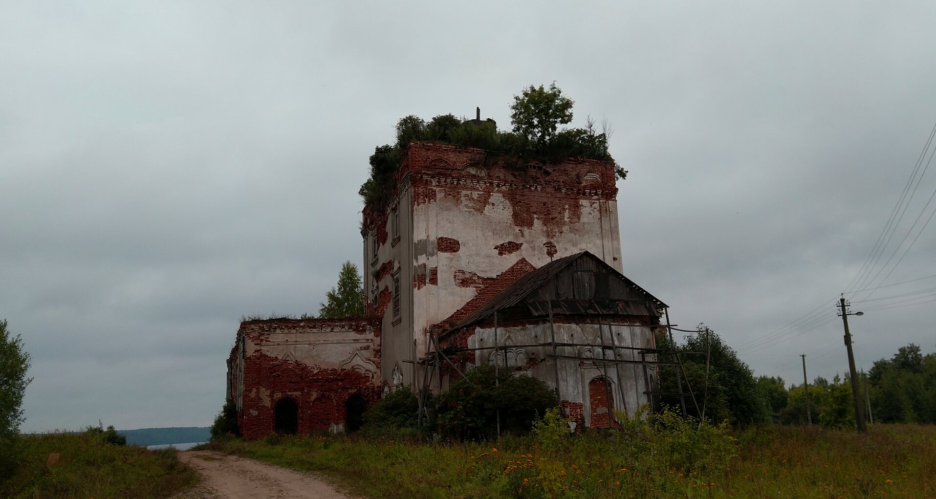 Церковь Преображения Господня в Столпино
