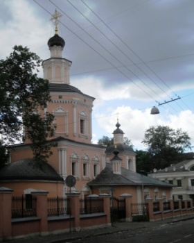 Храм Троицы Живоначальной в Хохлах - архитектурный памятник Москвы