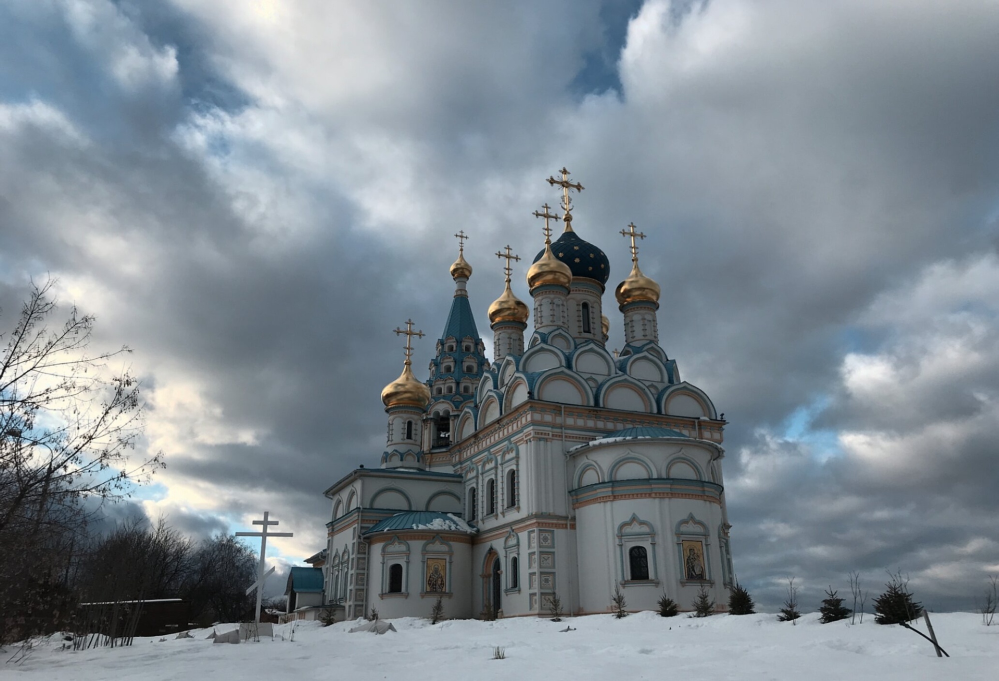 Храм иконы Божией Матери «Неувядаемый Цвет» в Рублёве: зимний образ