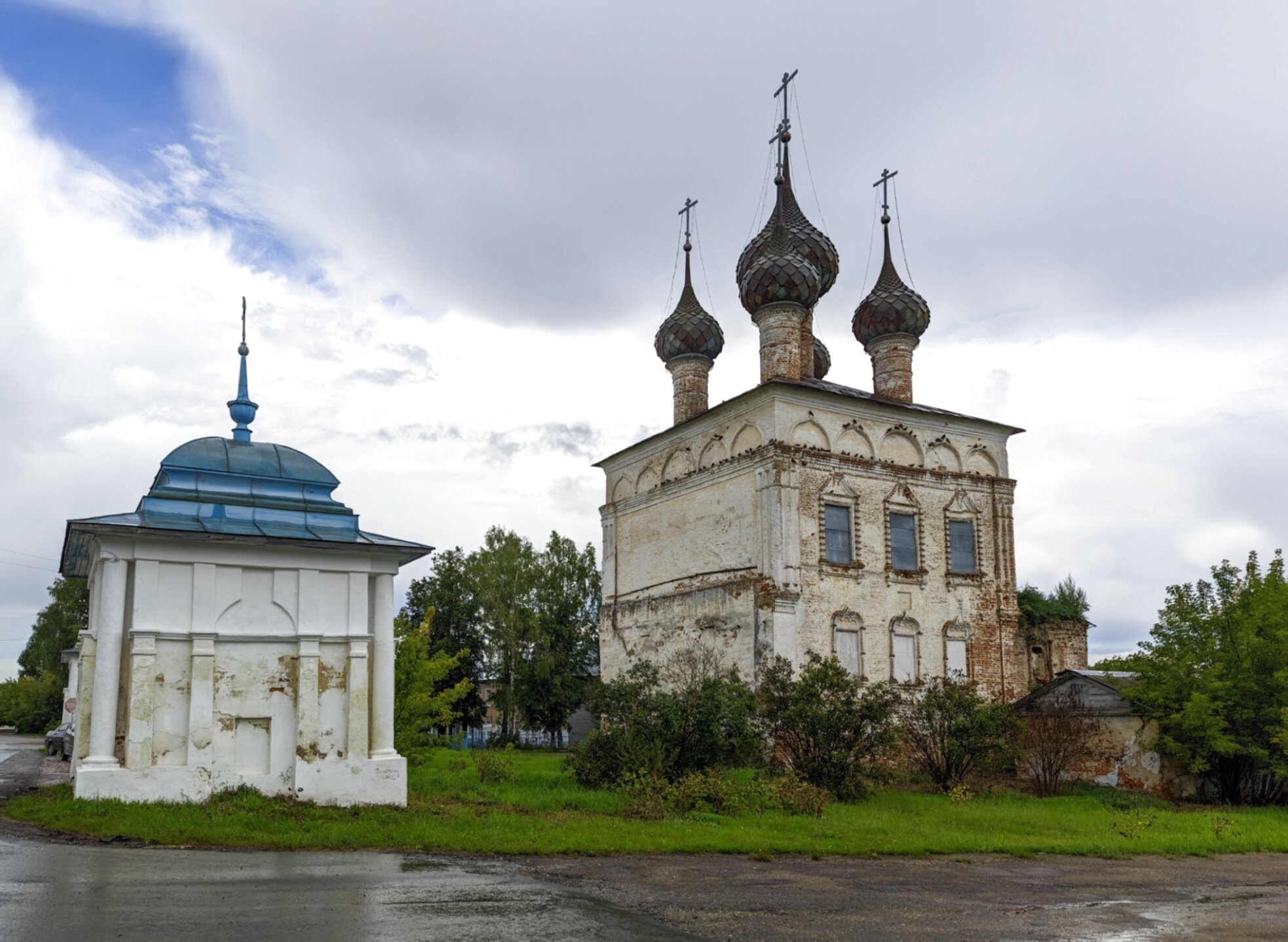 Церковь Святой Троицы в селе Писцово - летний храм XVIII века