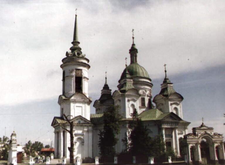 Храм Святителя Николая Чудотворца в селе Быньги