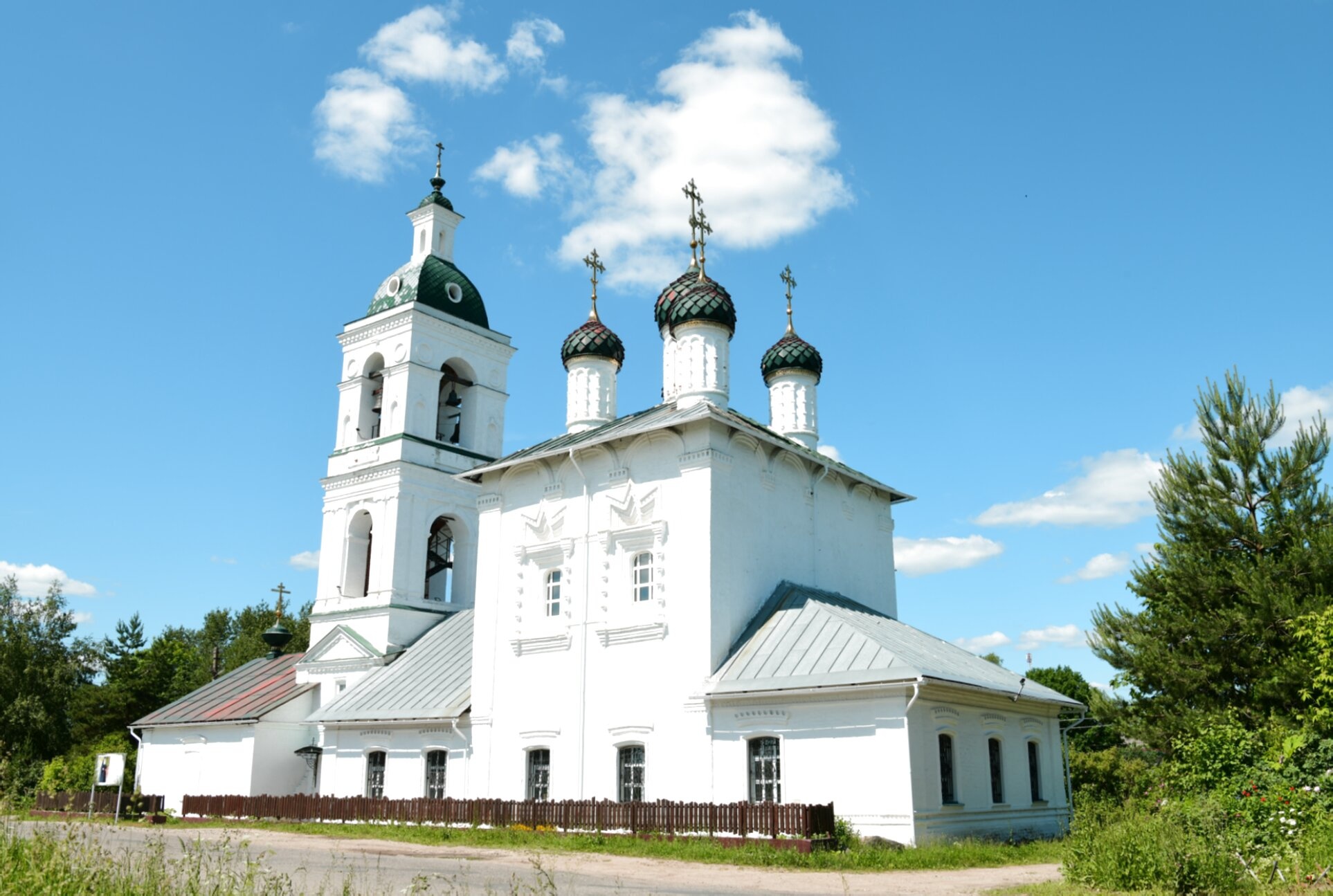 Церковь Успения Пресвятой Богородицы в селе Новленском