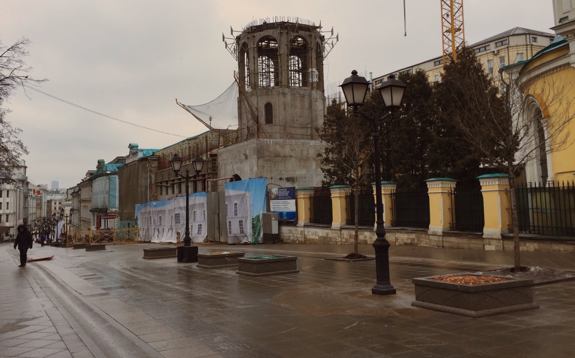 Строительство колокольни храма Космы и Дамиана в Шубине