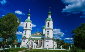 Храм Воскресения Христова в селе Молоди