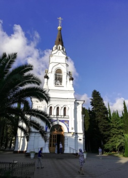 Собор Архангела Михаила в Сочи: история и архитектура