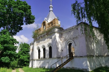 Храм Рождества Пресвятой Богородицы в селе Вихорна
