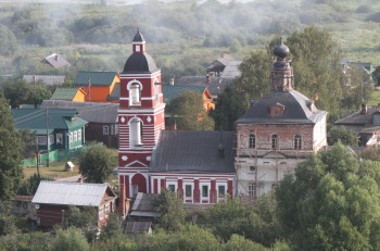 Храм Великомученика Георгия Победоносца в селе Веськово с высоты птичьего полета