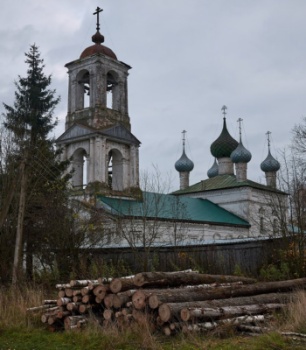 Церковь Троицы Живоначальной в селе Пахна