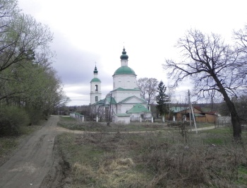 Храм Воскресения Христова в селе Молоди