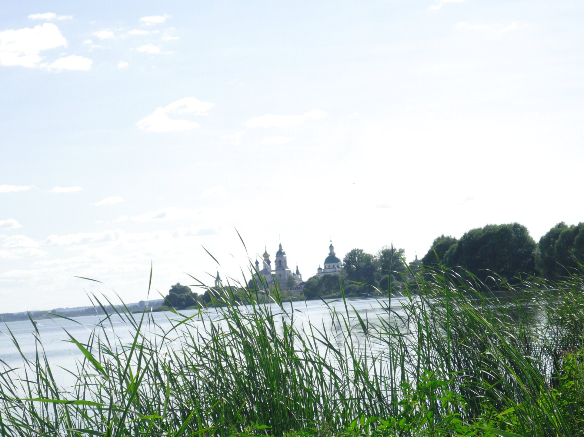 Спасо-Яковлевский Димитриев монастырь на озере Неро