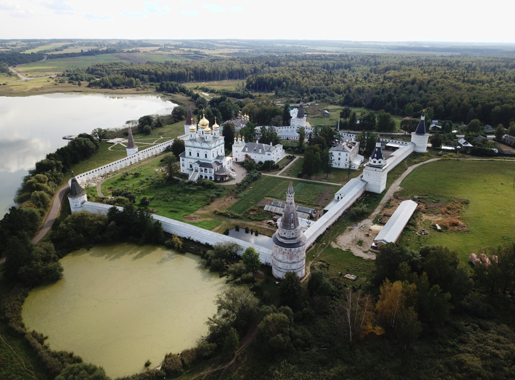 Церковь Богоявления Господня в Иосифо-Волоколамском монастыре