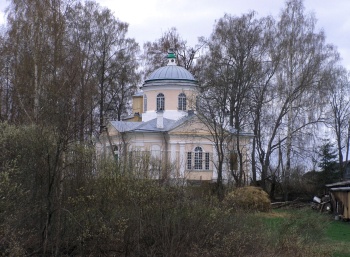 Церковь Троицы Живоначальной в селе Перетно
