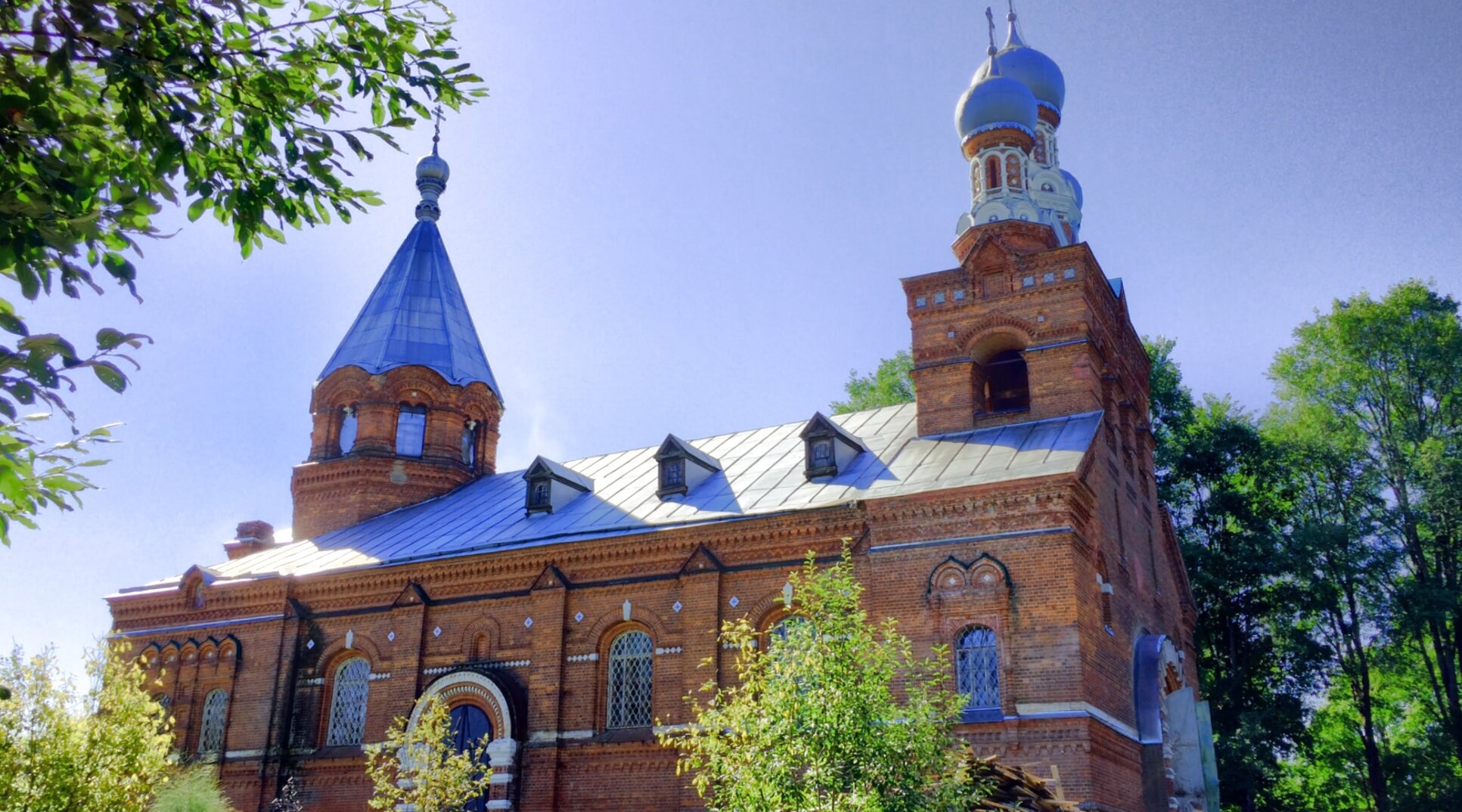 Церковь Михаила Архангела в селе Низовка