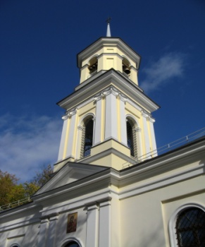 Колокольня Церкви Тихвинской иконы Божией Матери в Путилово