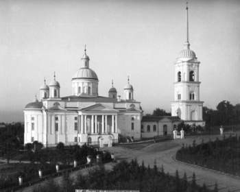 Спасский кафедральный собор в Пензе на исторической фотографии