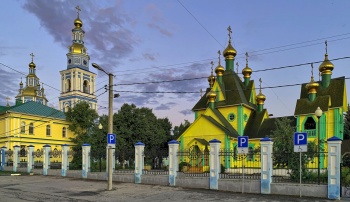Вознесенский собор в Ульяновске — православная святыня с золотыми куполами