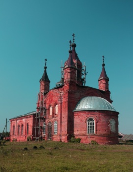 Храм Воскресения Христова в селе Онучино