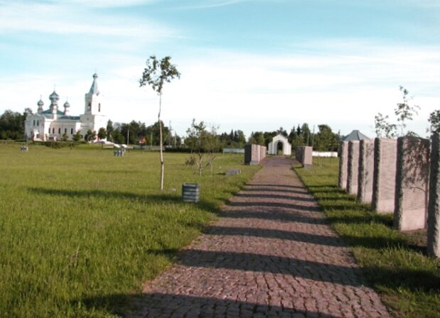 Мемориальный комплекс и Церковь Успения Пресвятой Богородицы в Сологубовке