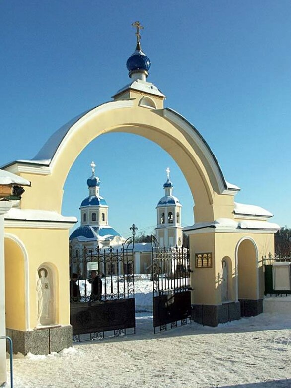 Храм Святых Апостолов Петра и Павла в Ясеневе