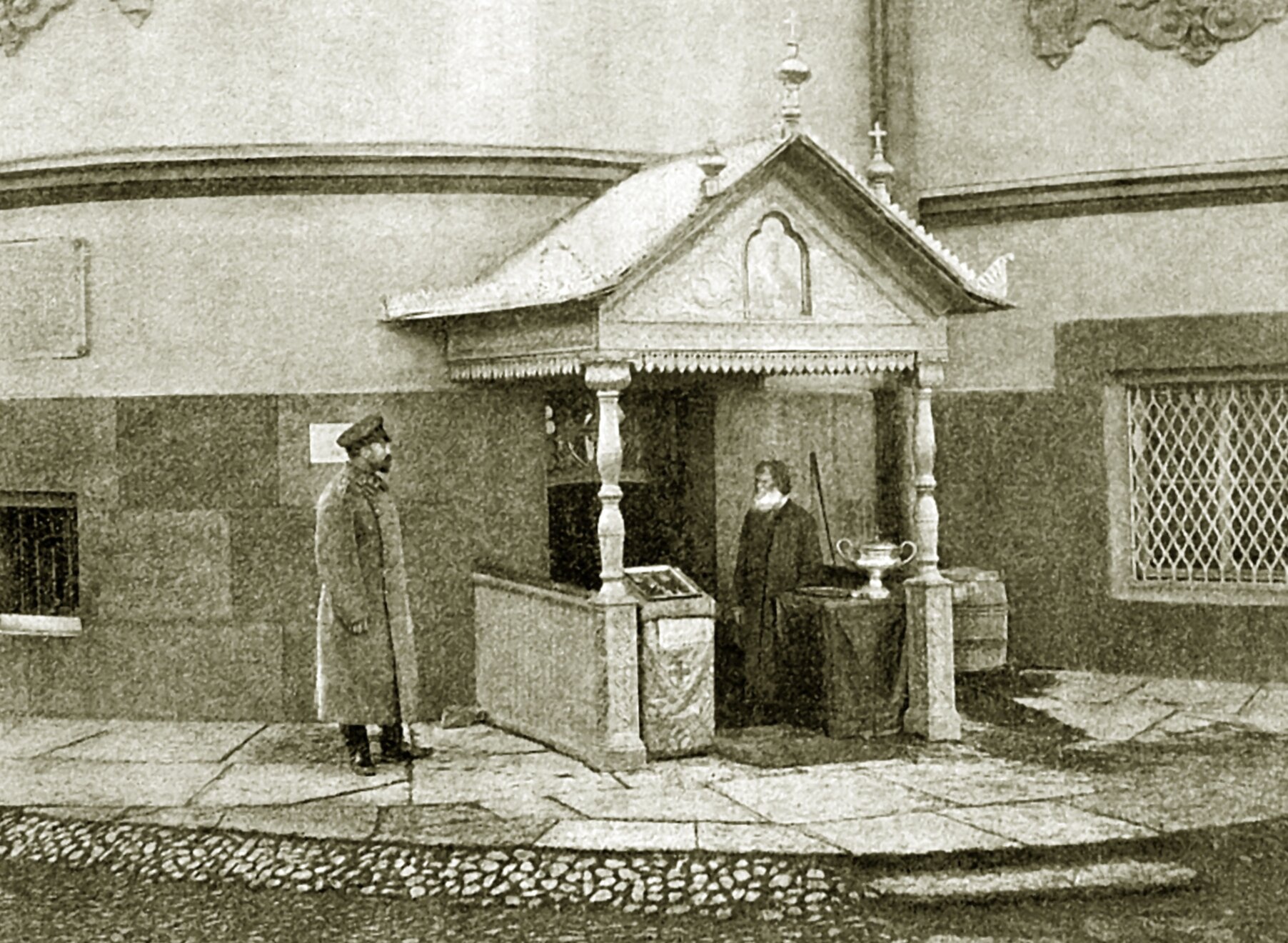 Церковь священномученика Мирона лейб-гвардии Егерского полка на исторической фотографии