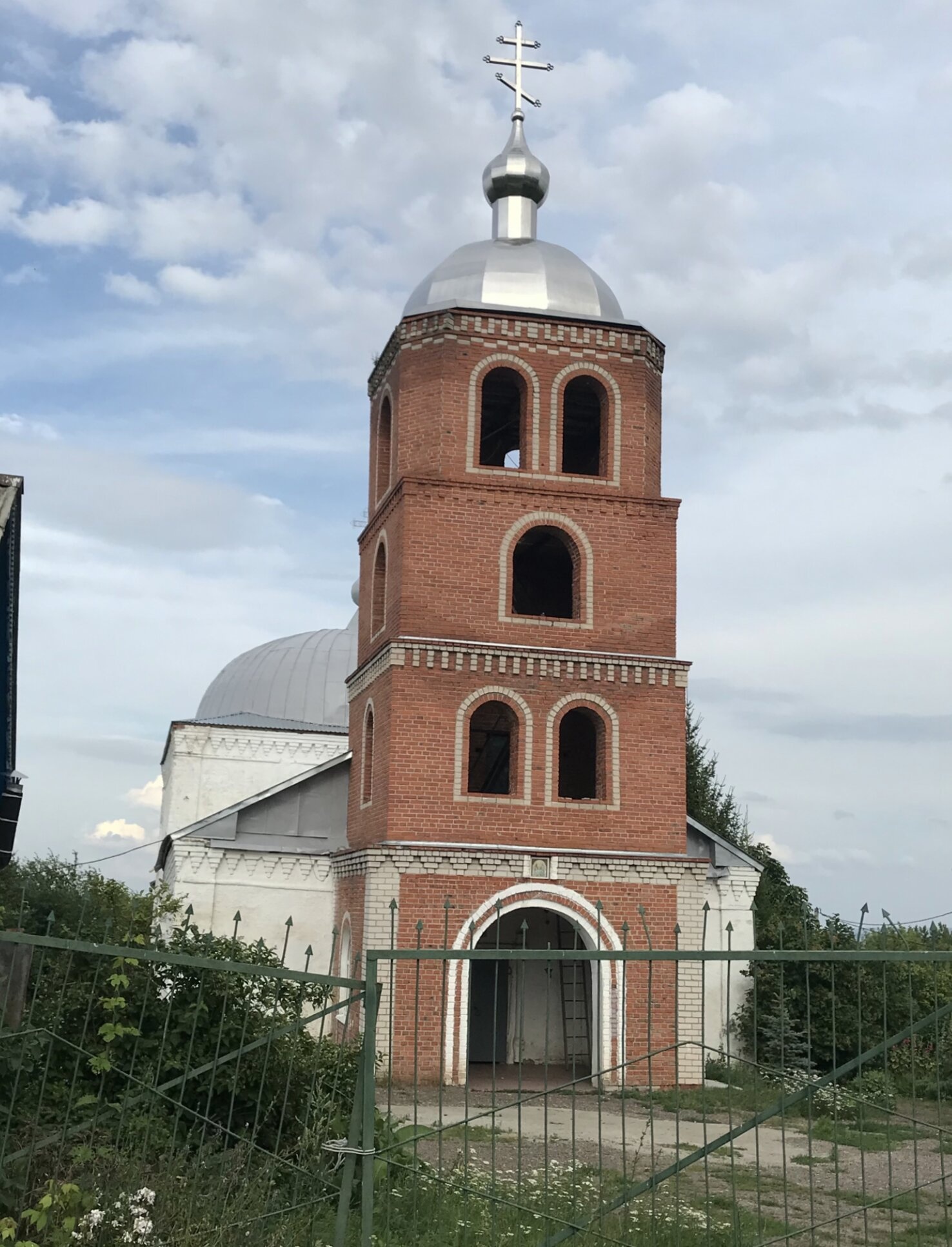 Храм Живоначальной Троицы в Нижних Вязовых