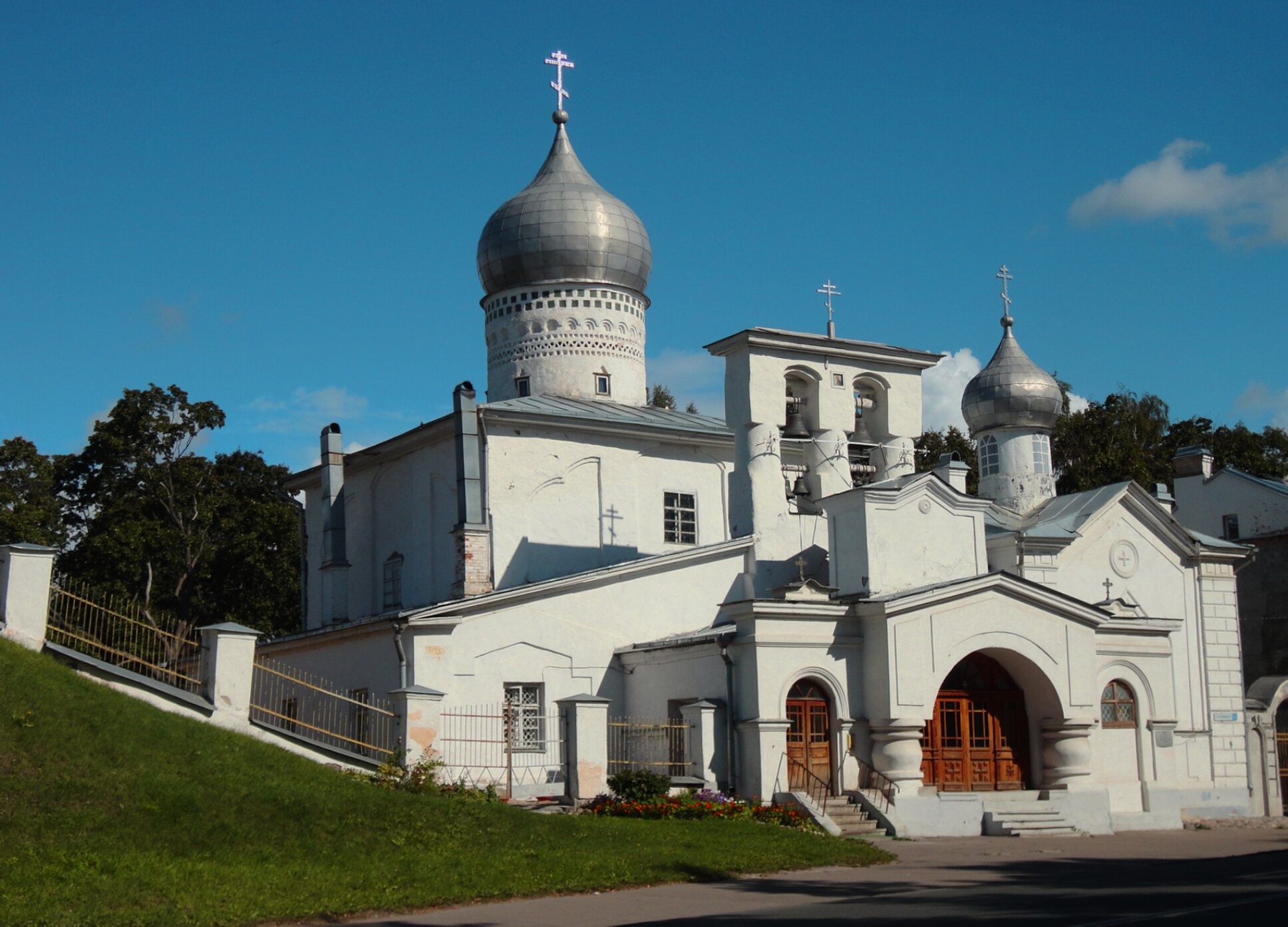Церковь Варлаама Хутынского на Званице в Пскове