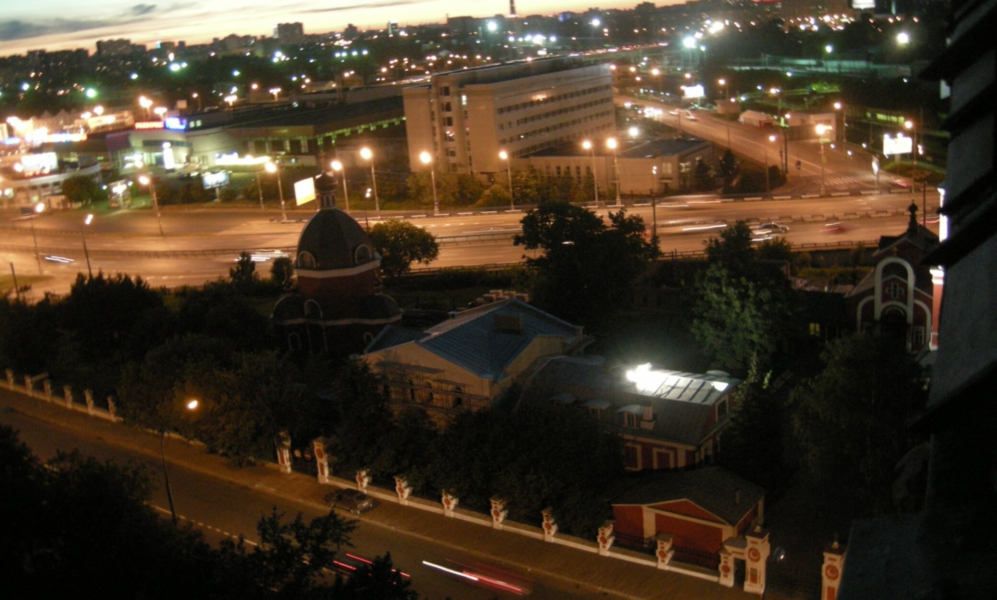 Храм иконы Божией Матери «Знамение» в Переяславской слободе ночью