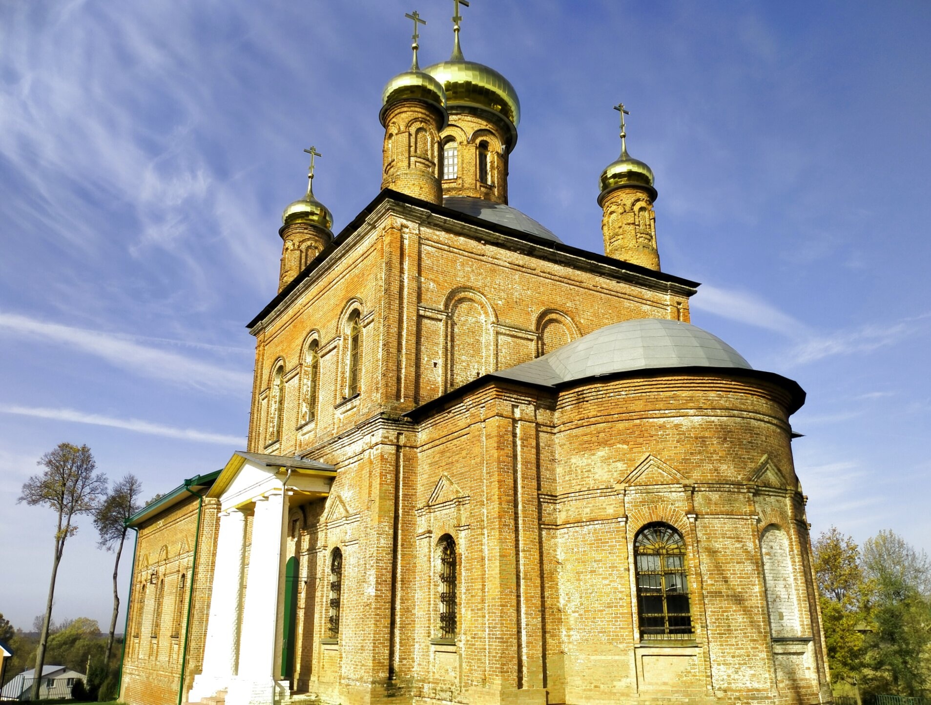 Церковь Михаила Архангела в селе Шарапово: вид с востока