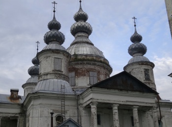 Храм Живоначальной Троицы в селе Острецово