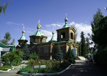 Свято-Троицкая православная церковь в Караколе