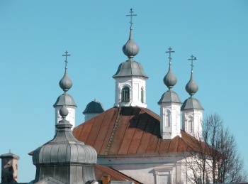 Троице-Знаменская церковь в поселке Лежнево