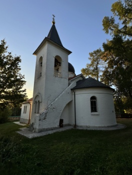 Церковь Троицы Живоначальной в селе Бёхово: фотография и описание