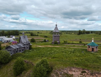 Церковь Дмитрия Солунского в Ломоносово - памятник деревянного зодчества