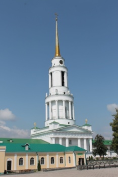 Надвратная колокольня с церковью Николая Чудотворца в Задонском монастыре