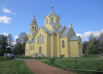 Храм во имя Честных Древ Животворящего Креста Господня в Лисино-Корпус