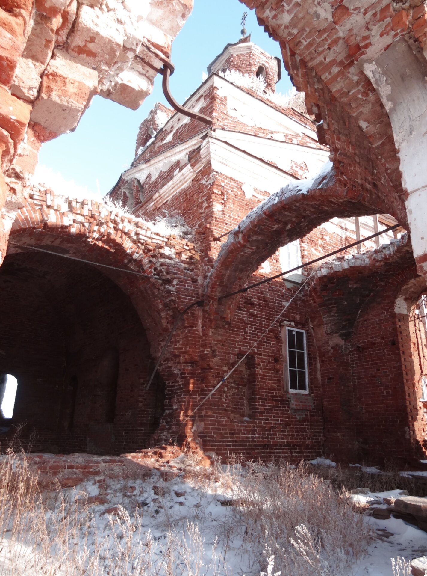 Руины Церкви Тихвинской иконы Божией Матери в селе Рыбниковское