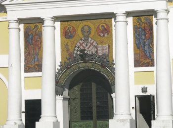 Надвратная Церковь Преображения Господня Николо-Шартомского монастыря