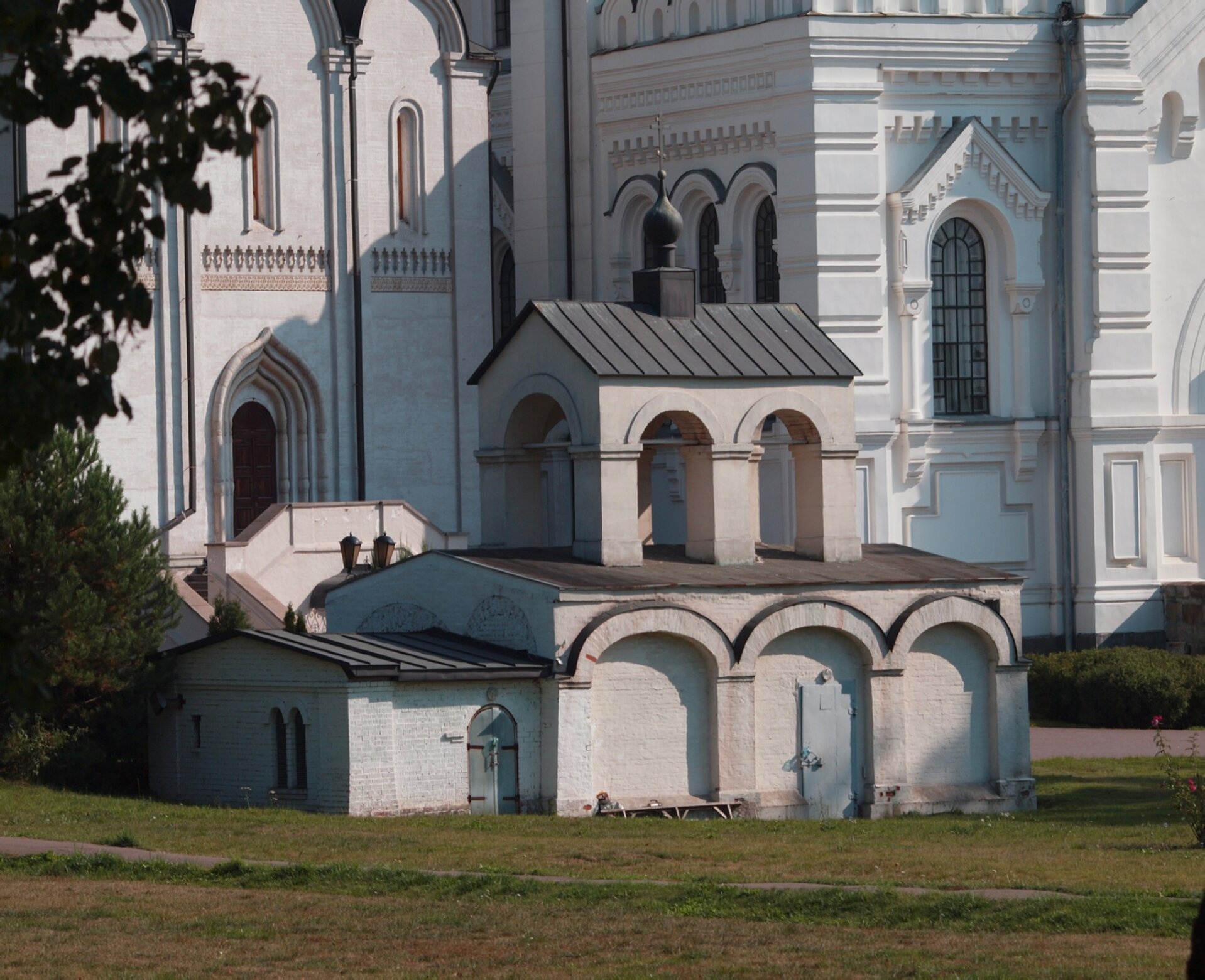 Николо-Угрешский ставропигиальный мужской монастырь: архитектура и история