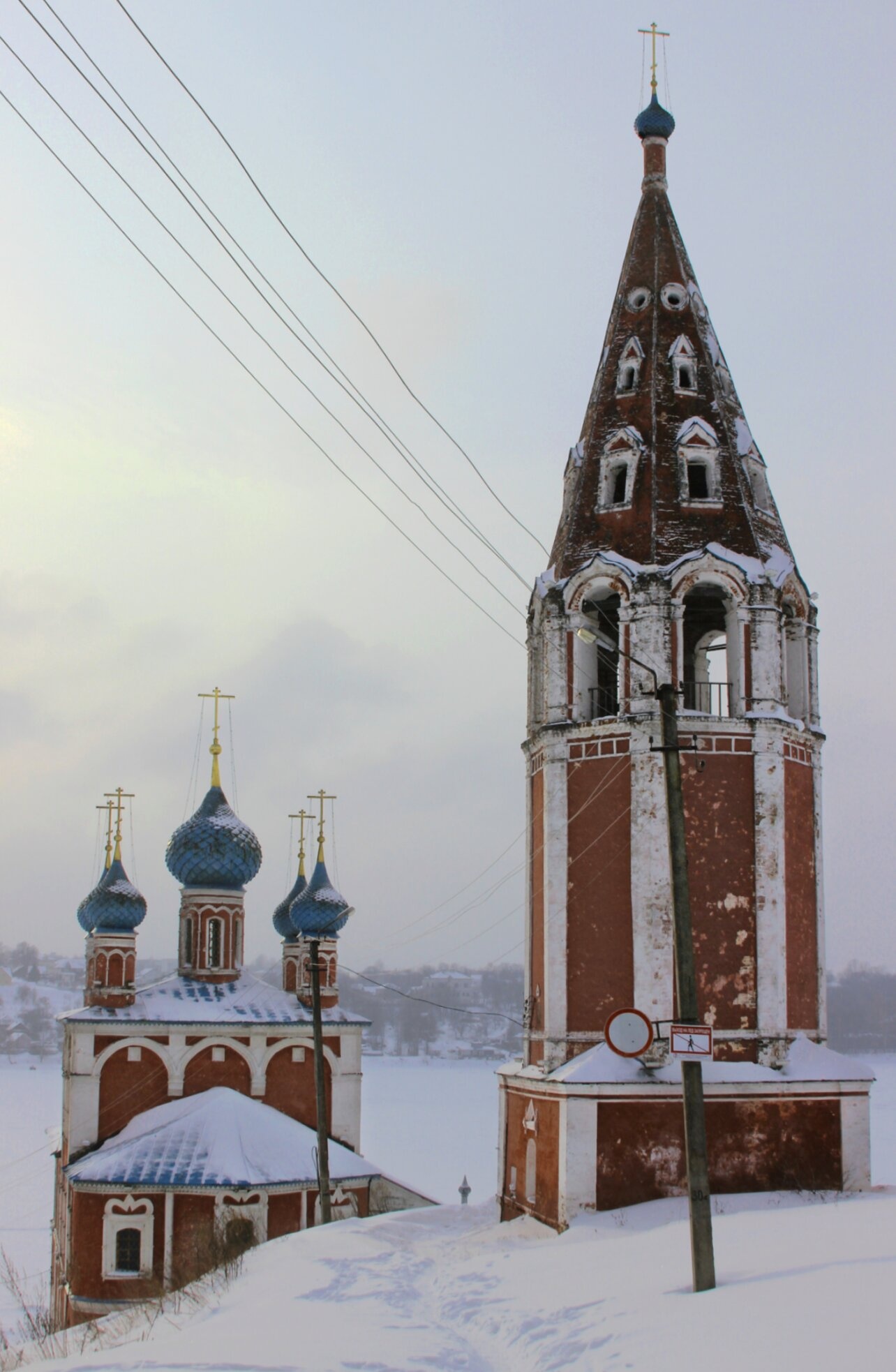 Казанская церковь с колокольней в Тутаеве