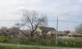 Сельский пейзаж села Вареновка с православной церковью