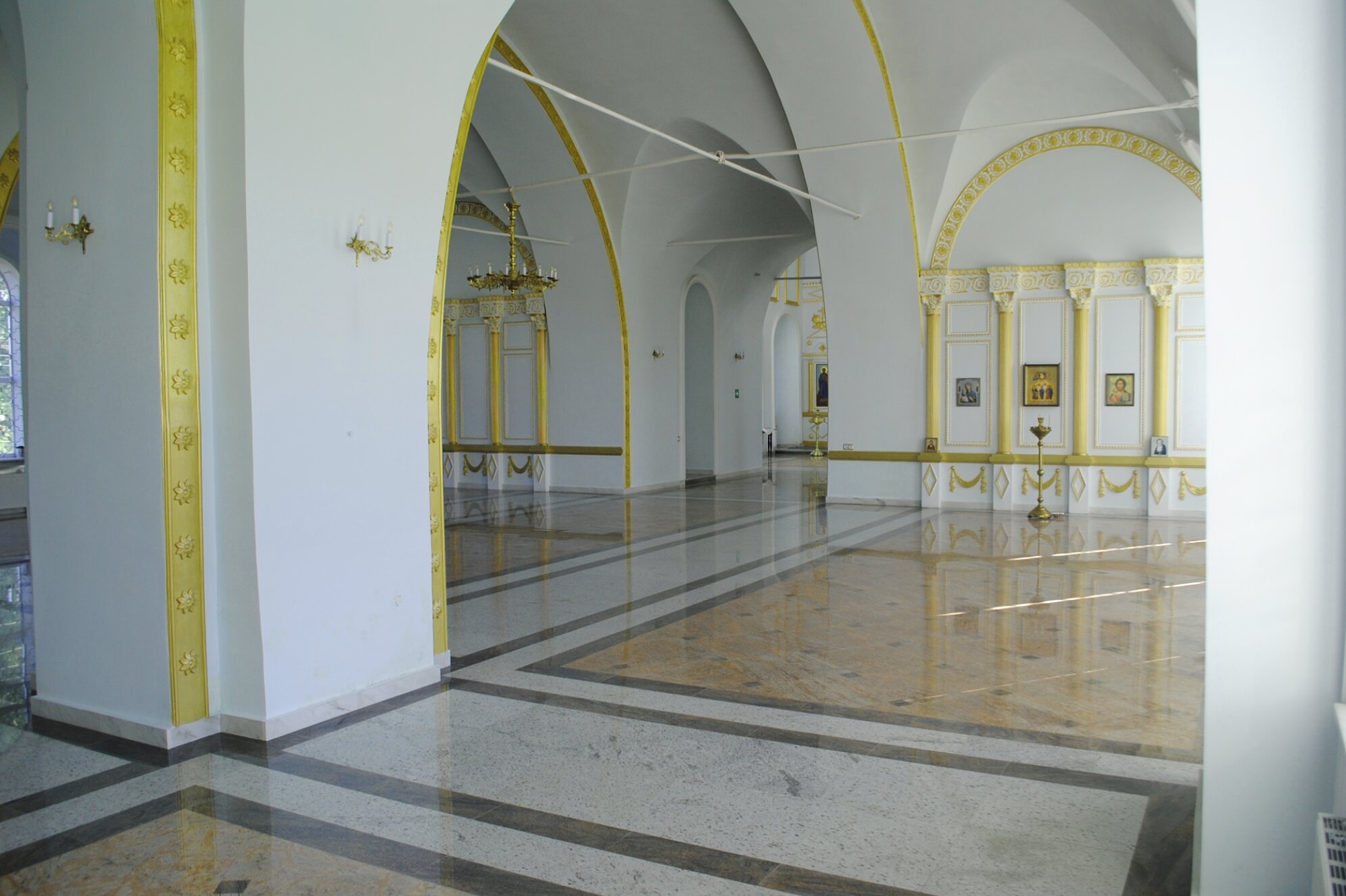 Интерьер Церкви Вознесения Господня в селе Узи