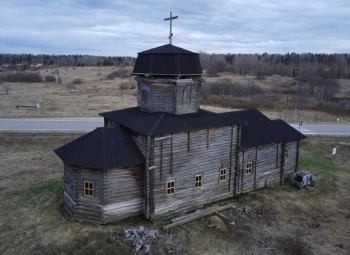 Покровская церковь в Усть-Ваеньге - памятник деревянного зодчества
